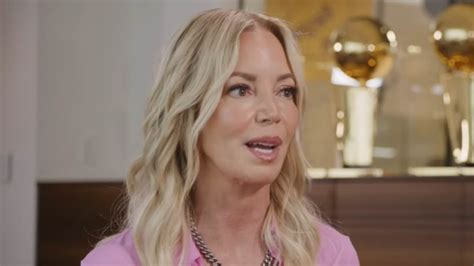 jeanie buss sex|Lakers president Jeanie Buss reveals how alleged sexual assault。